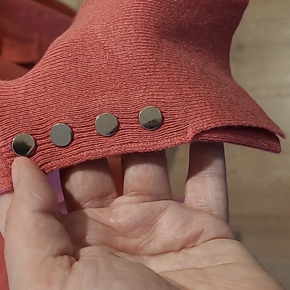 NWT Torrid Rose Pink Sweater - Picture 2 of 3